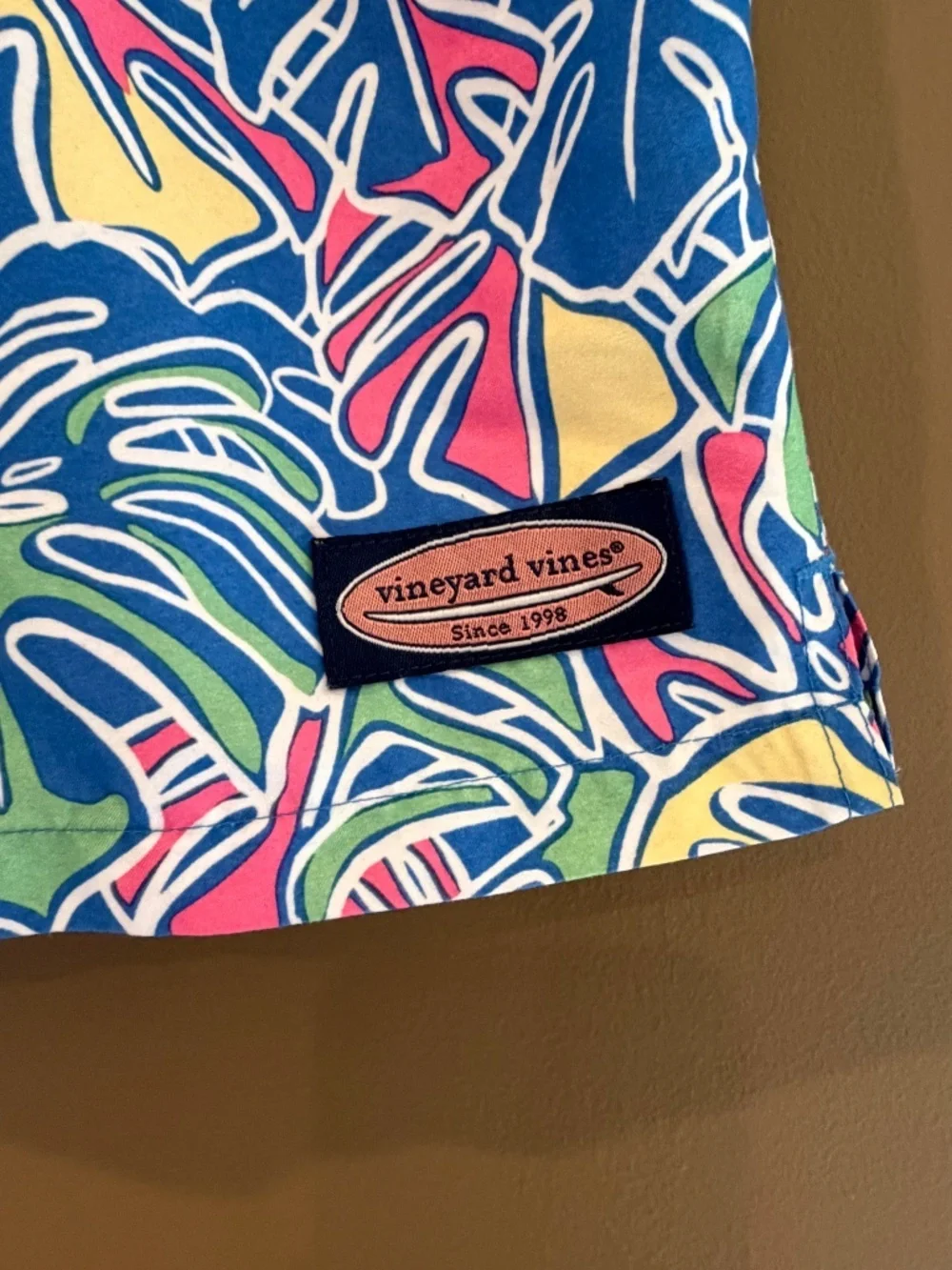 Vineyard Vines Chappy Colorful Tropical Leaves Swim Trunks, Lined, Size XS